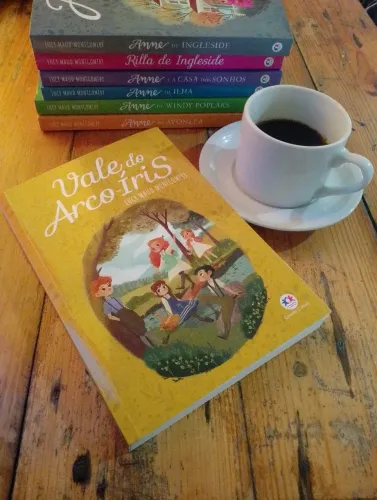 Livro VALE DO ARCO-ÍRIS 
