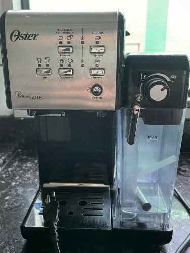 Cafeteira Oster Primalatte Bvstem6701 Expresso Inox/preta 110v