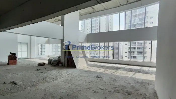 Aluga-se loja com 500m² Duplex 6 vagas ao lado do Metr^São Joaquim