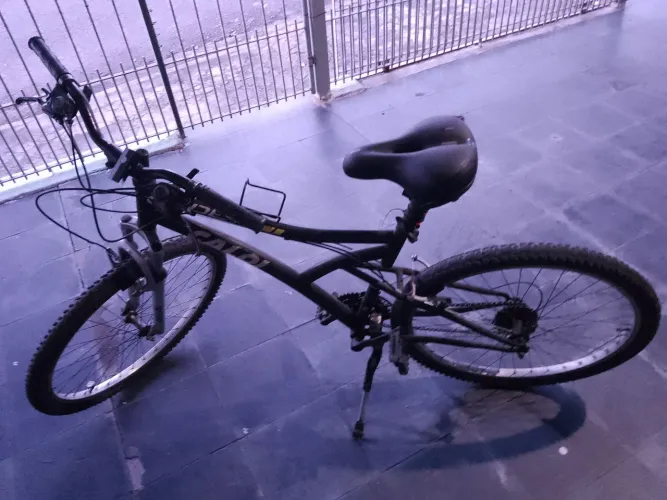 Bike Caloi Andes Aro 26 Com Suspensão - Bem Conservada