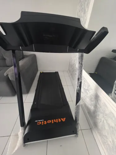 Esteira semi nova