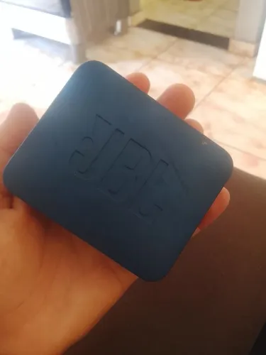 JBL GO danificada