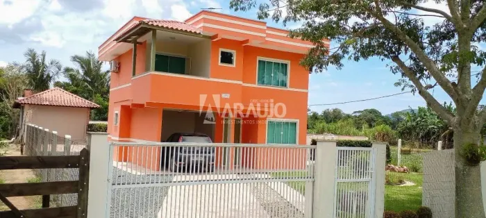 Chácara com piscina e 1 suíte master + 4 dormitórios no bairro Rio Novo em Itajaí