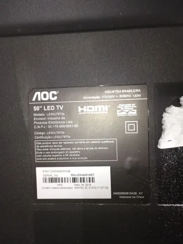 TV AOC 50" com defeito
