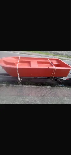 Barco de fibra de vidro novo 