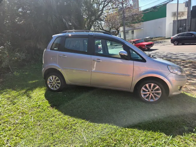 Fiat Idea Attractive 1.4 Fire Flex 8V 5P 2014