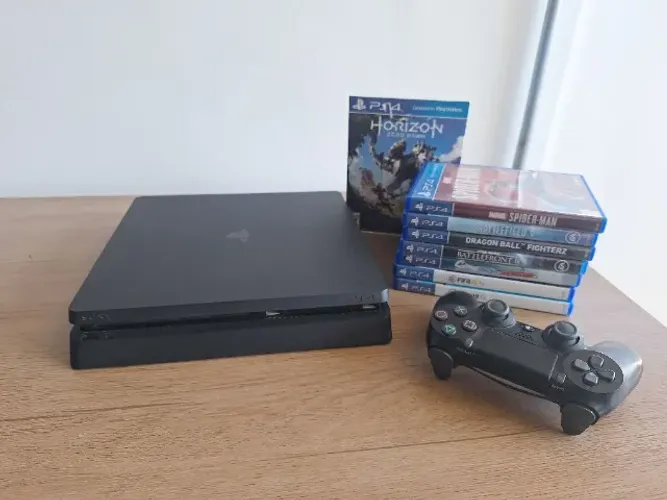 PS4 Slim 1TB em perfeito estado + 1 controle + 8 jogos
