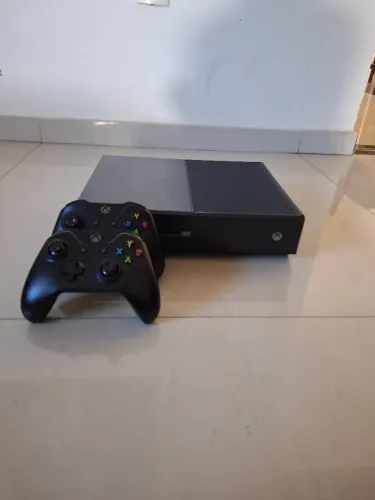 Combo Xbox one fat+2 controles+9 jogos