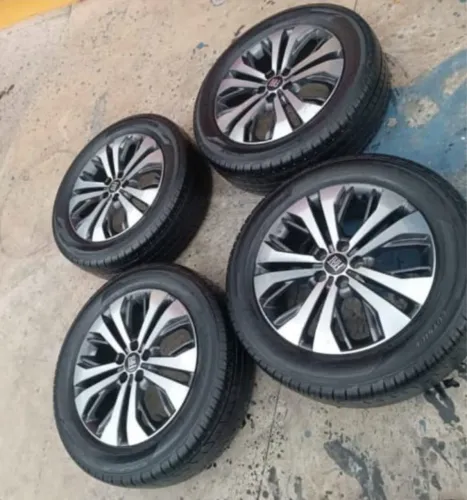 Rodas 18 Fiat toro original + pneus semi novos 