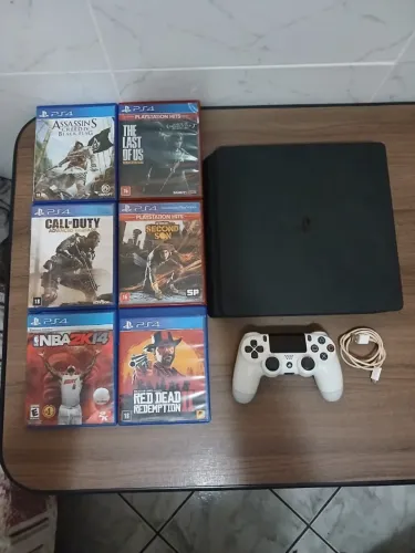 PS4 SLIM SONY USADO COM 1 CONTROLE E 6 JOGOS