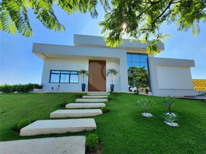 Casa à venda no Condomínio Residencial Jardim Primavera Louveira