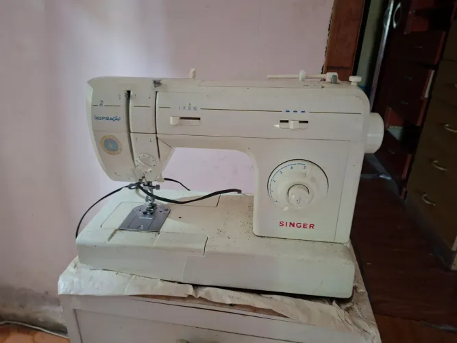 Vendo maquina de costura singer