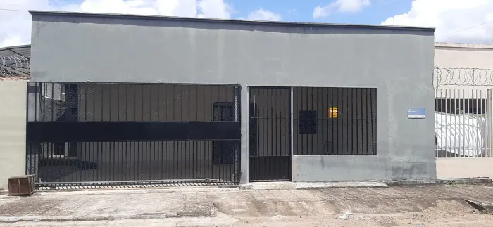 Alugo casa no São Vicente