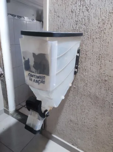 Dispenser de ração 