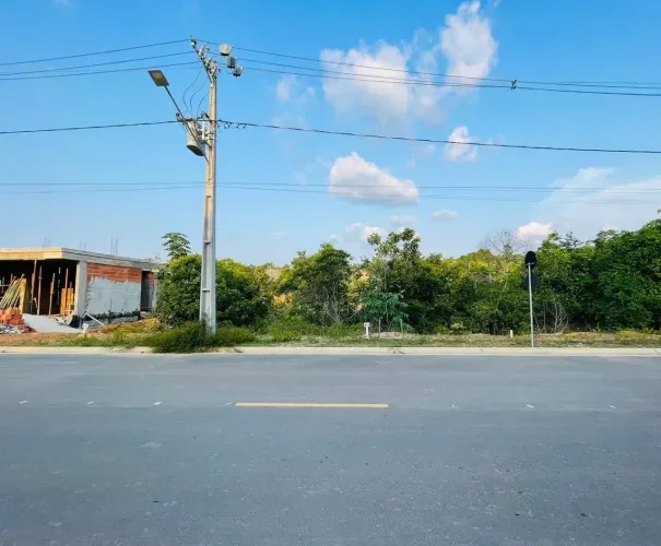 Vendo Lote no Vivenda das Marinas 2 Etapa prox a área de lazer.