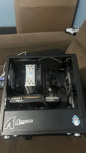 PC GAMER RYZEN 5800X 32gb RAM RX 7600 8GB 1TB SSD