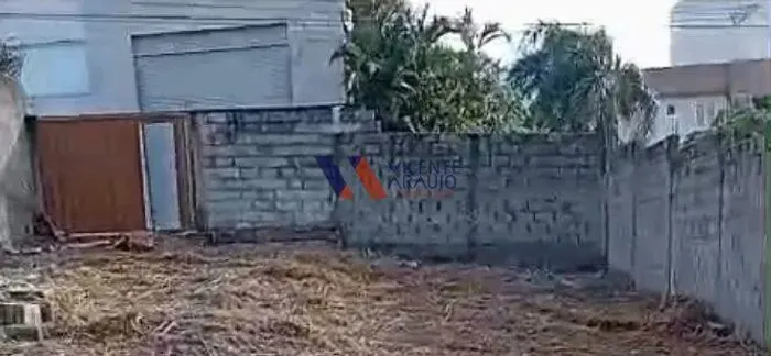 Terreno Central 787m²: Murado, com Portão e Localização Nobre