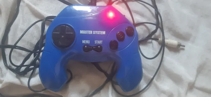 Master sistem compact só plugar na tv e jogar 32 super jogos do master sistem na memoria