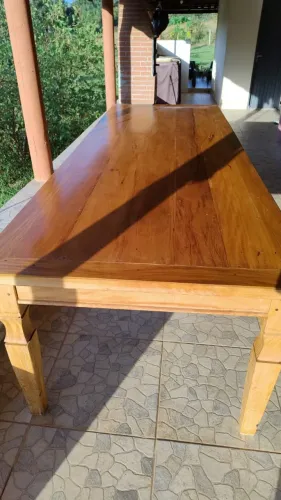 Mesa de Peroba Rosa, seminova (apenas seis meses de uso)