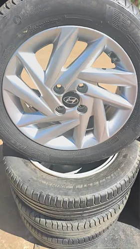 Rodas aro 15 hb20 original+ Pneus MICHELIN semi novos 