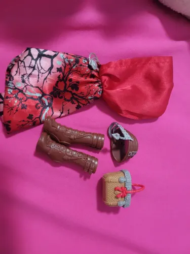 Acessórios originais boneca Cerise Wood ever after high