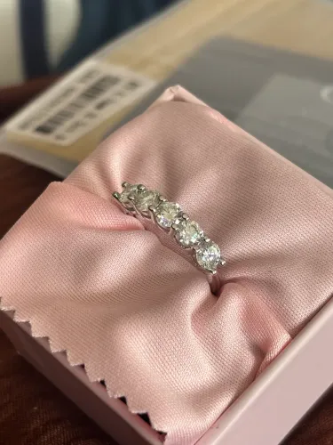 Anel moissanite