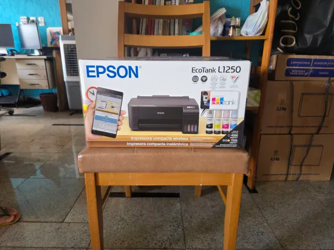Impressora colorida, com Wi-Fi - Epson