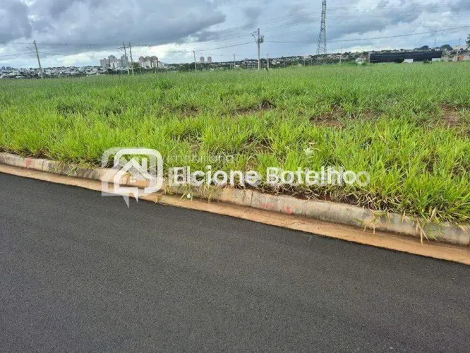 Excelente terreno à venda de 250m², na região de maior crescimento em Uberlândia/MG