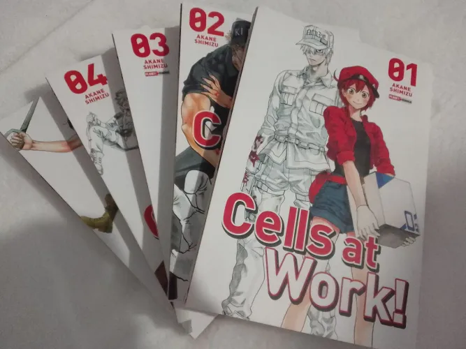 Manga usado Cells at Work lote!