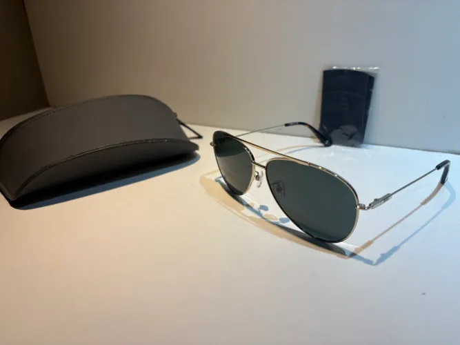 Óculos de Sol BMW Original - Polarizado - Novo (sem uso)