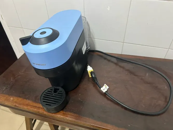 Cafeteira Nespresso Vertuo Pop Azul 127V - Excelente Estado