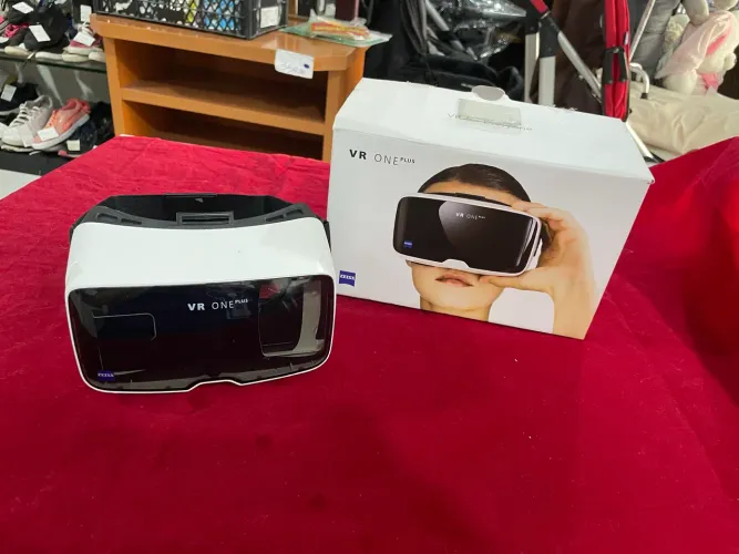 Óculos de Realidade Virtual VR One