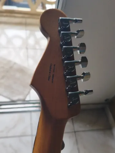 Guitarra squier california