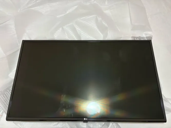Tv led, full HD LG. Funcionando perfeitamente com todos acessórios,