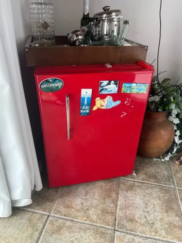 Frigobar Brastemp 110 muito bonito