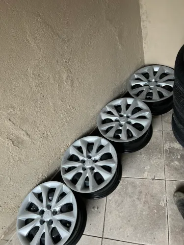 Rodas e calotas track 2021 zera sem uso 