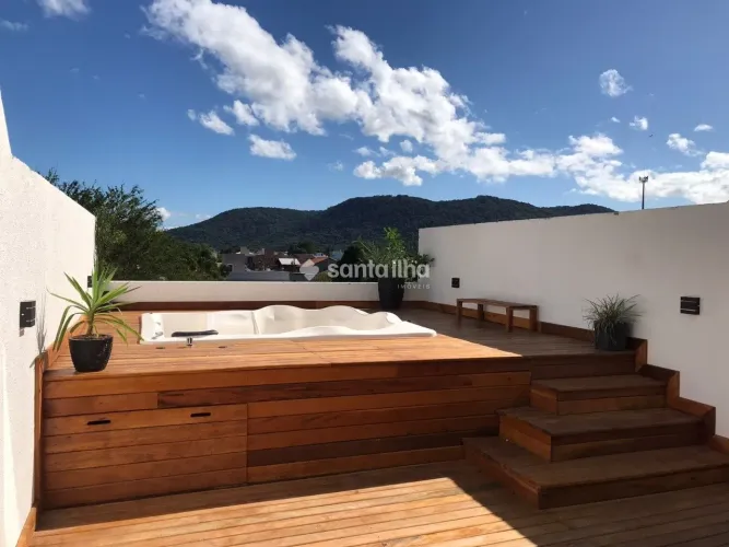 Casa com 4 dormitórios para alugar, 150m² - Rio Tavares - Florianópolis/SC