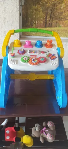Brinquedo andador educativo