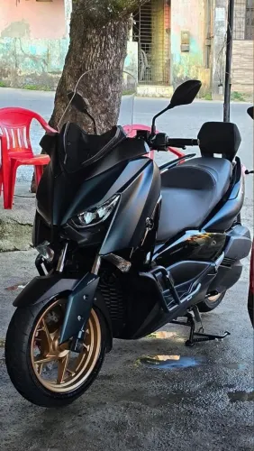 Xmax 250 extremamente nova!