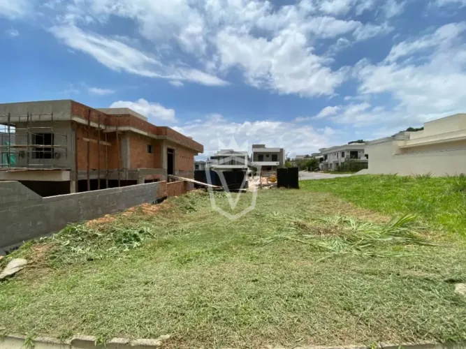 Terreno plano a venda no Condomínio Brisas do Lago, Jardim Novo Mundo, Jundiaí-SP