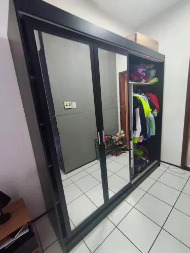 Vendo guarda roupa casal preto