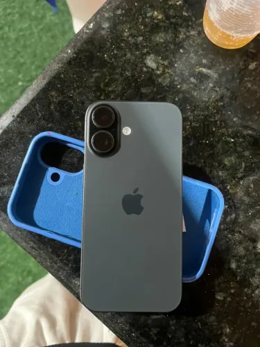 iPhone 17