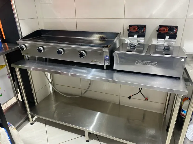 Combo - Mesa, Chapa e fritadeira
