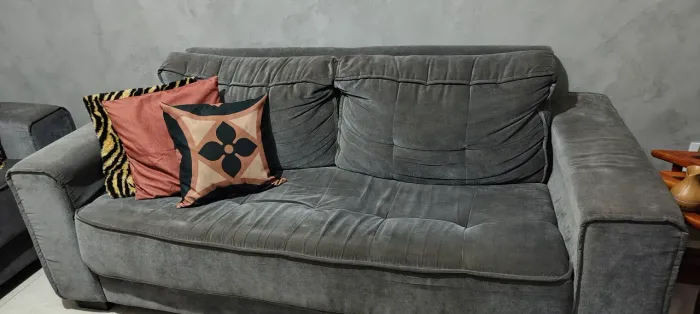Sofá Suede cinza 2 e 3 lugares