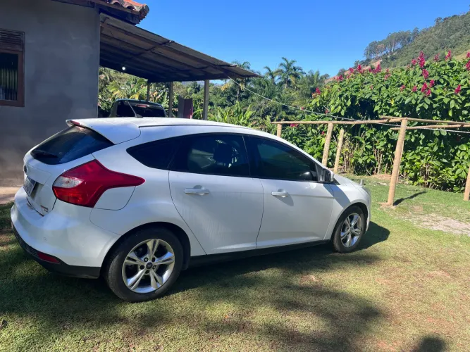 Ford Focus 1.6 S/1.6 SE Flex 16V 5P AUT 2014