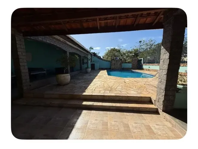 Ampla Casa, 5 dormitórios, piscina, churrasqueira em Condomínio c/ infraestrutura completa