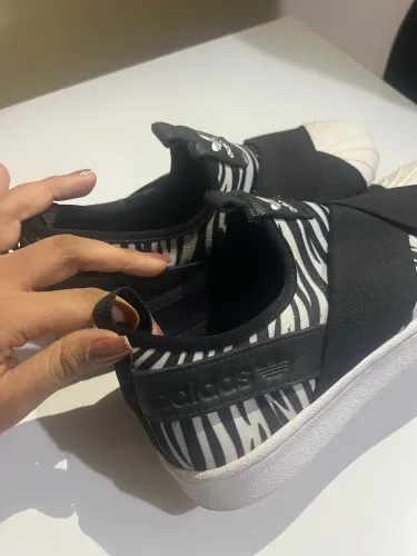 Tênis ADIDAS feminino - 270,00 (2 pares) - ORIGINAIS