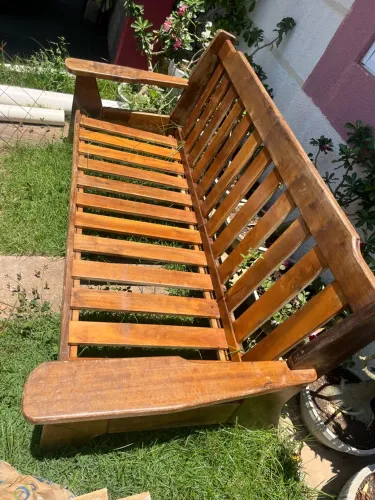 Banco de Jardim em Madeira Maciça - Estilo Rústico