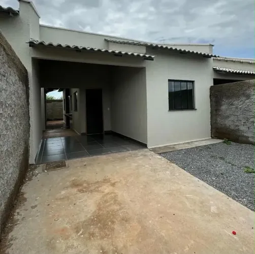 VENDO BELÍSSIMA CASA EM FORTALEZA!!!