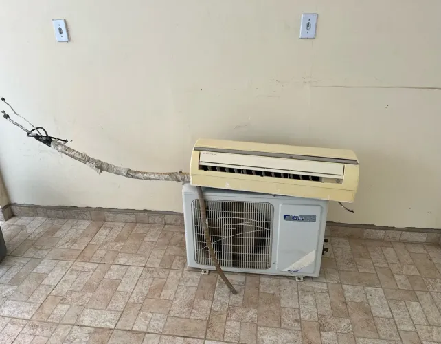AR-CONDICIONADO USADO GREE 12.000 BTUs - 220V